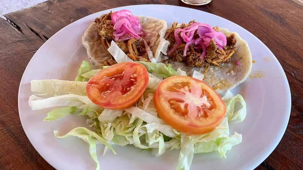 Comida buffet regional yucateca